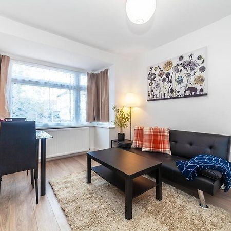 Autonomous 2 Bdr Apartment With Garden And Parking Enfield Luaran gambar
