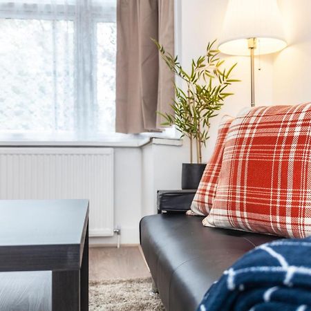 Autonomous 2 Bdr Apartment With Garden And Parking Enfield Luaran gambar