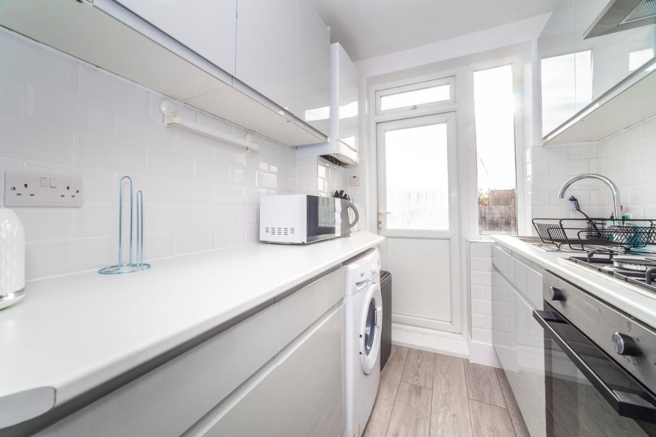 Autonomous 2 Bdr Apartment With Garden And Parking Enfield Luaran gambar